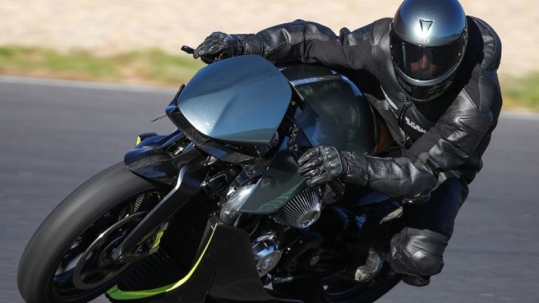 Aston Martin e Brough Superior entregam as primeiras motos AMB001