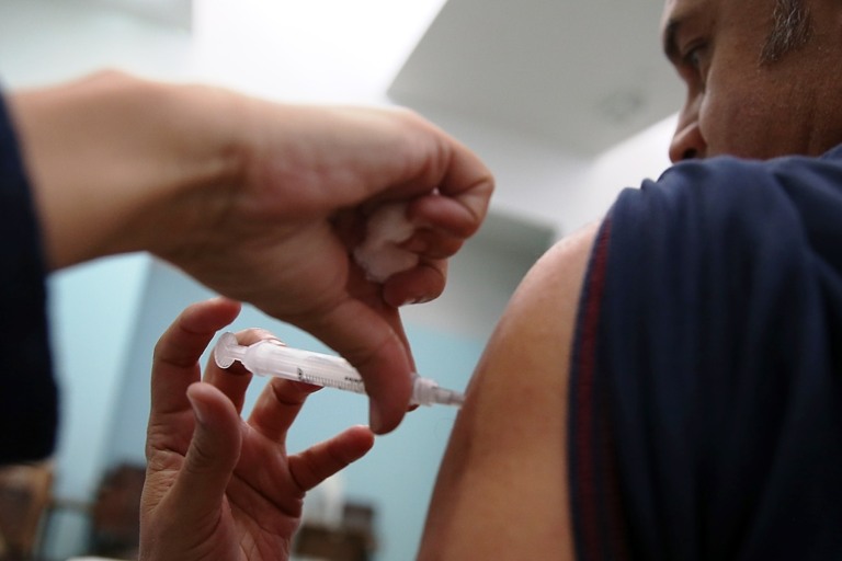 Saúde confirma caso importado de sarampo e amplia alerta de vacinação