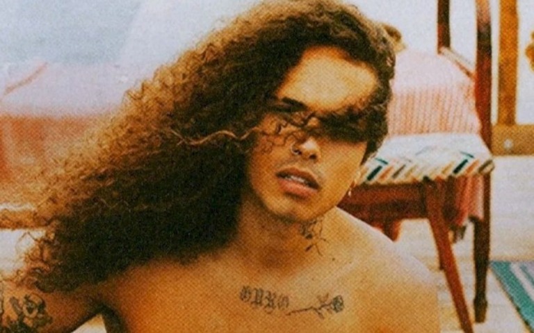 Vitão apresenta capa do novo single "Declaração"