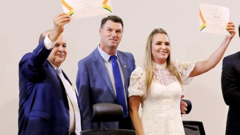 Ibaneis Rocha menciona Lula e ‘momento de união’ em discurso de posse