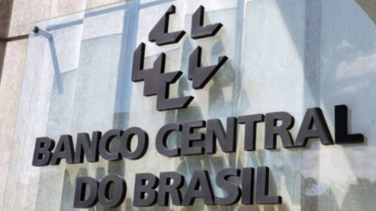 Alta da Selic dificulta financiamento e encarece crédito; entenda