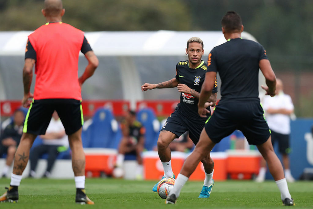 Tite define seleção para jogo contra Bolívia e anuncia novidades contra Chile