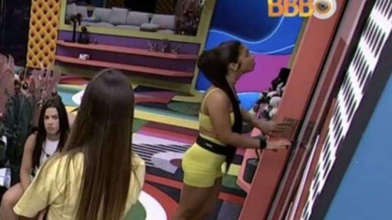 'BBB 22': Tadeu Schmidt mostra expulsão de Maria 'BBB 22': Tadeu Schmidt mostra expulsão de Maria