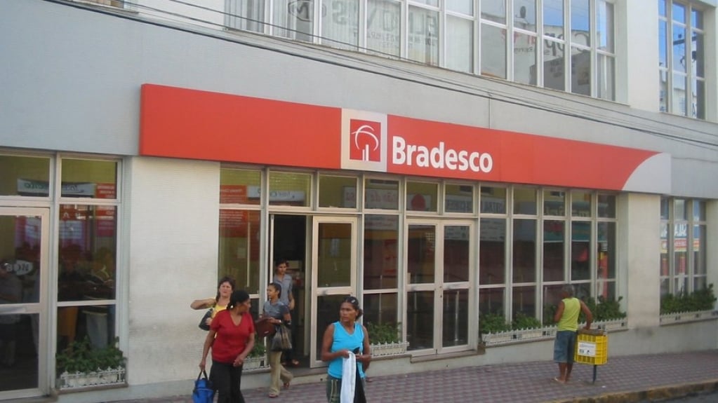 Bradesco é condenado a indenizar cliente em R$ 3 mil por sujar seu nome