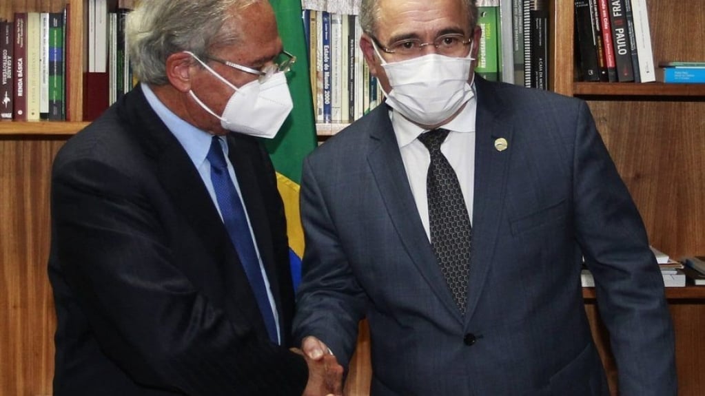 Falta de acordo na PEC dos precatórios cria barreira para compra de vacinas