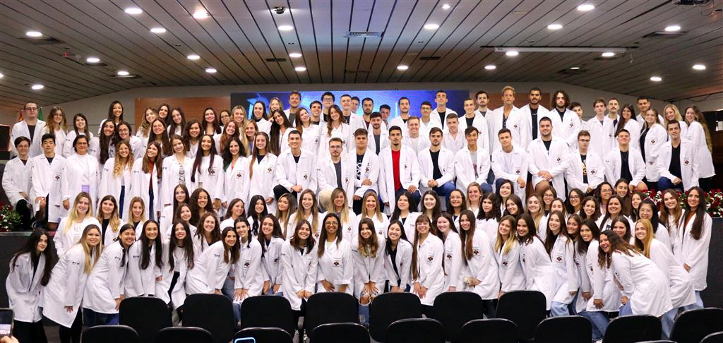 Curso de Medicina da Unimar realiza 1ª Cerimônia dos Jalecos