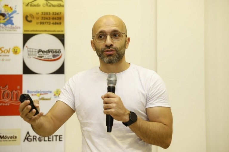 Sebrae traz Igor Drudi, especialista em facilitação de processos criativos,