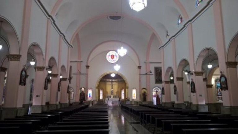 Igreja vazia em Marília: instituições autorizadas a reabrir celebrações