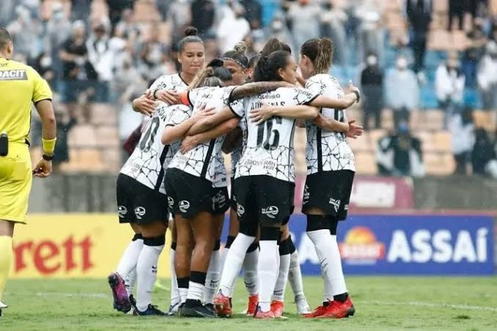 Corinthians faz história ao vencer o Palmeiras e conquistar o tetracampeonato da Libertadores feminina