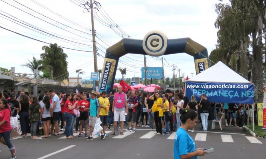 Movimentação de estudantes durante prova em Marilia – Visão Notícias/Divulgação