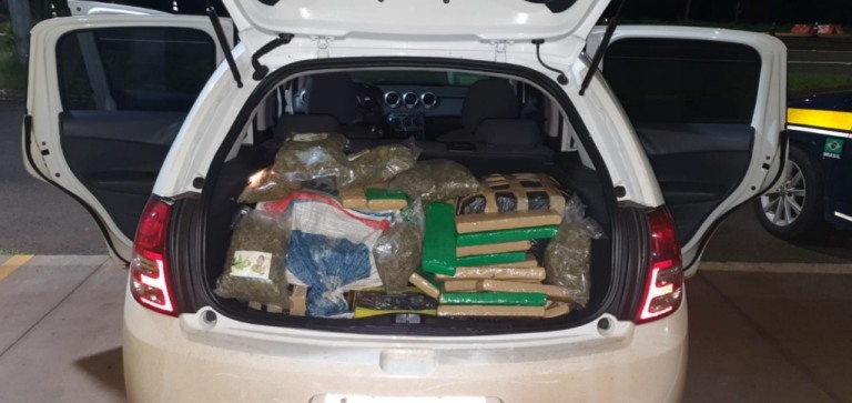 PRF apreende 153kg de drogas em veículo na 'rota caipira'