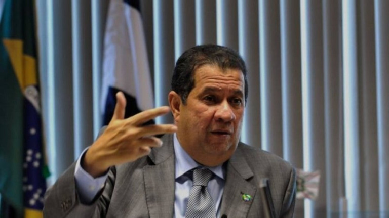 Ministro da Previdência Social promete acabar com fila do INSS