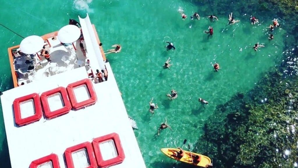 Reprodução/Instagram 08.05.2023 A piscina natural do Seixas, em em João Pessoa, na Paraíba