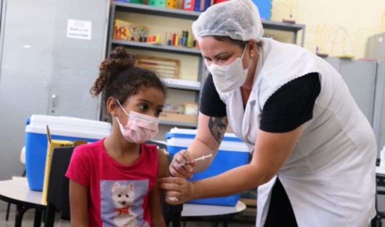 Saúde leva vacinação para mais quatro escolas de Marília; veja programação