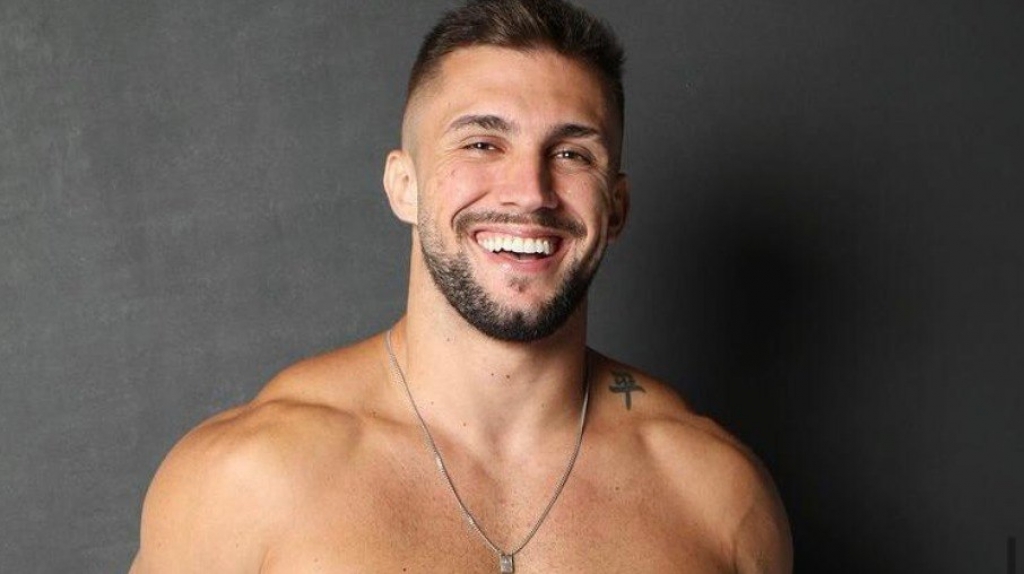 Arthur relata perseguição e ameaças à família: "Tive até que doar meu carro"