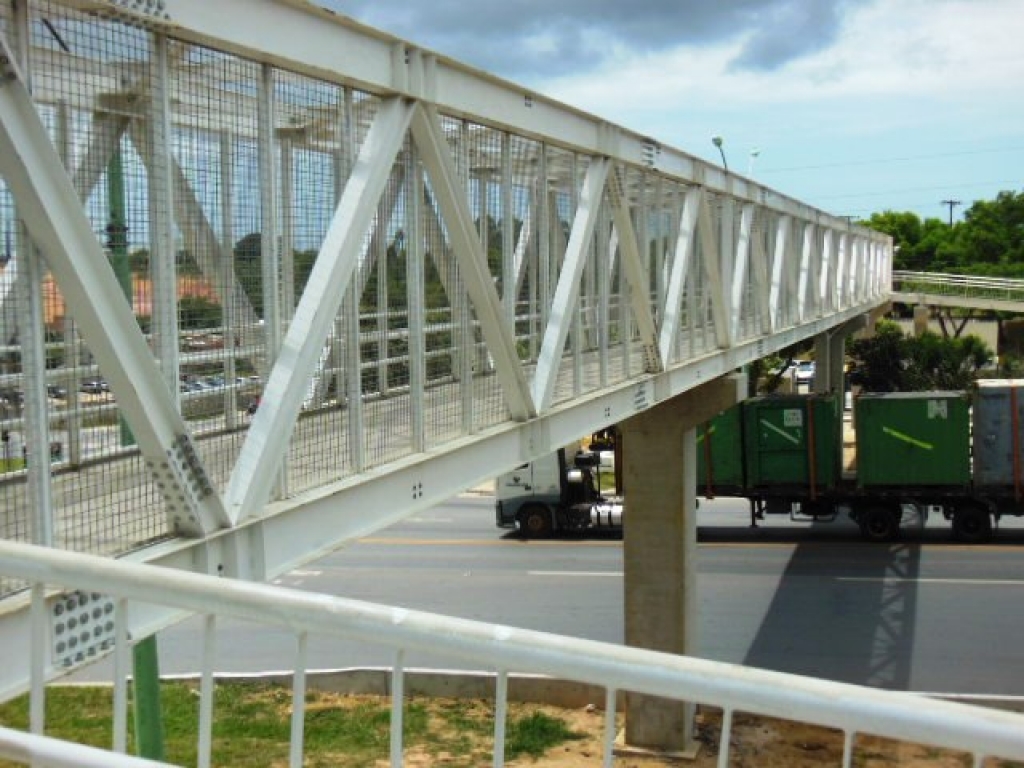 Obras de passarelas de pedestres no Contorno de Marília começam nesta segunda