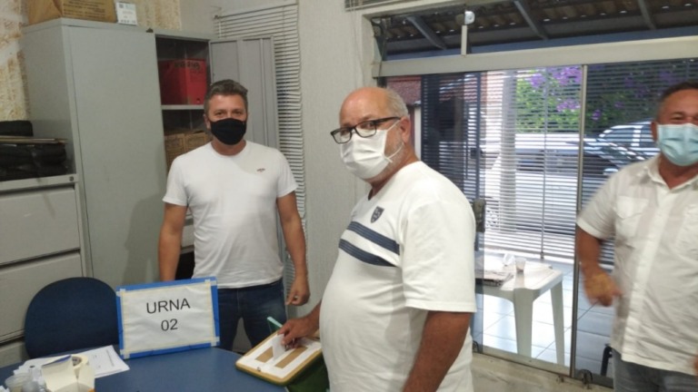 Metalúrgicos reelegem Irton Siqueira para sindicato em Marília e região