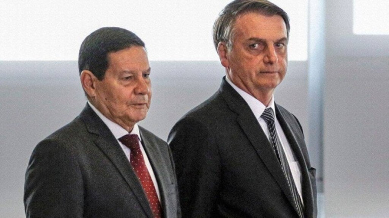 "É questão de saúde", diz Mourão sobre ausência de Bolsonaro