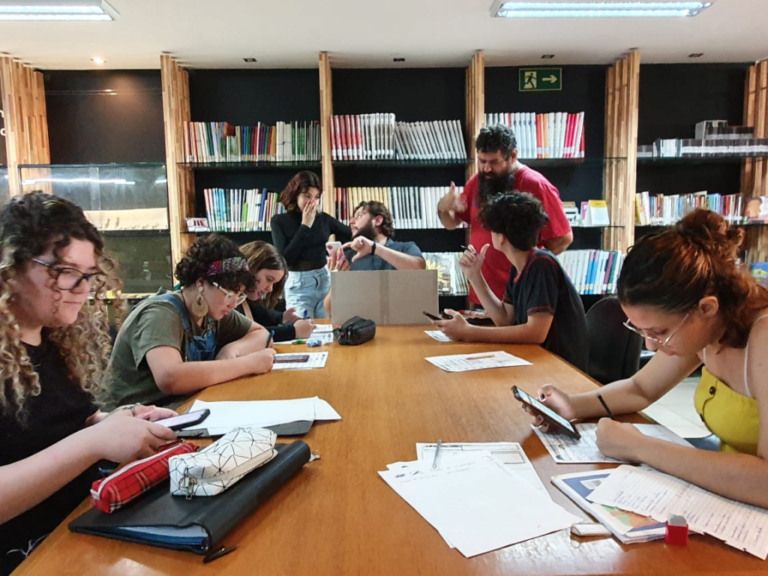 Biblioteca de Marília recebe evento de RPG e board games neste sábado