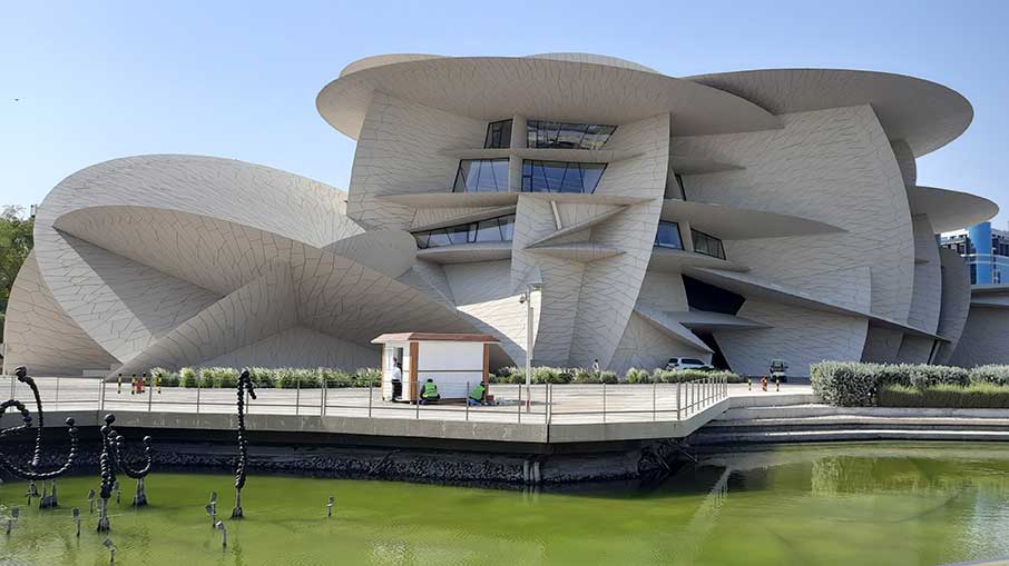 Arquitetura do Museu Nacional do Catar é inspirado em um grão de sal do deserto. Foto: Felipe Carvalho