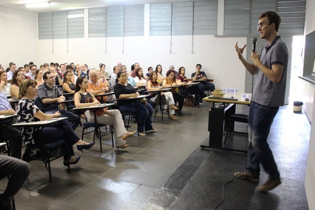 Ciclo de encontros sobre as novas metodologias de ensino-aprendizado, com o tema “Como a tecnologia deve ser utilizada no contexto da Educação 4.0”