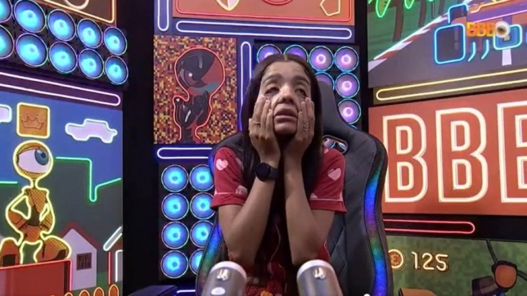 BBB22: Brunna volta a reclamar da cantoria na casa: "Não aguento mais"