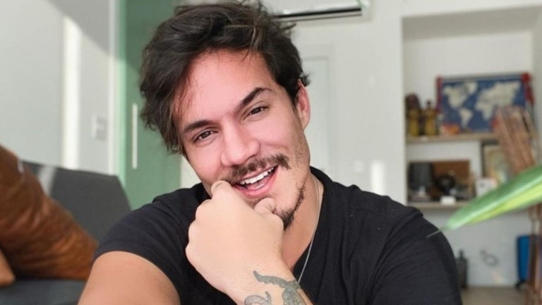 Eliezer impressiona web ao mostrar antes e depois de lipo: ‘Vão dizer que foi lipo!’