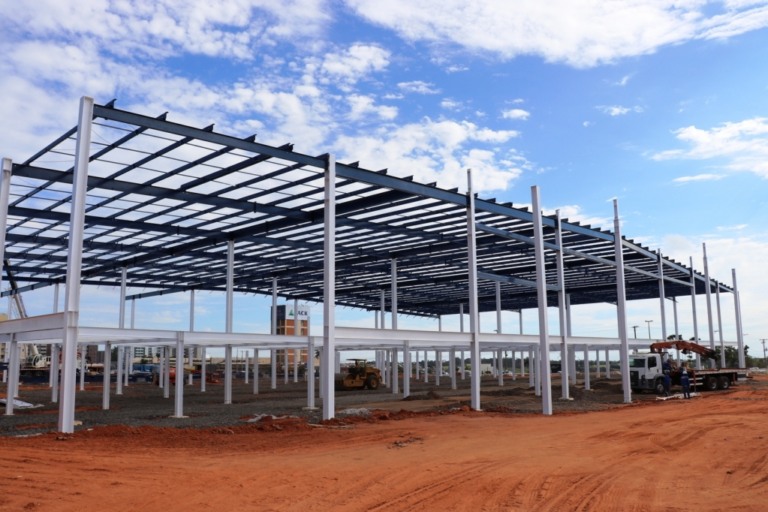 Diretor da Havan visita obras em Marília; previsão de 150 empregos