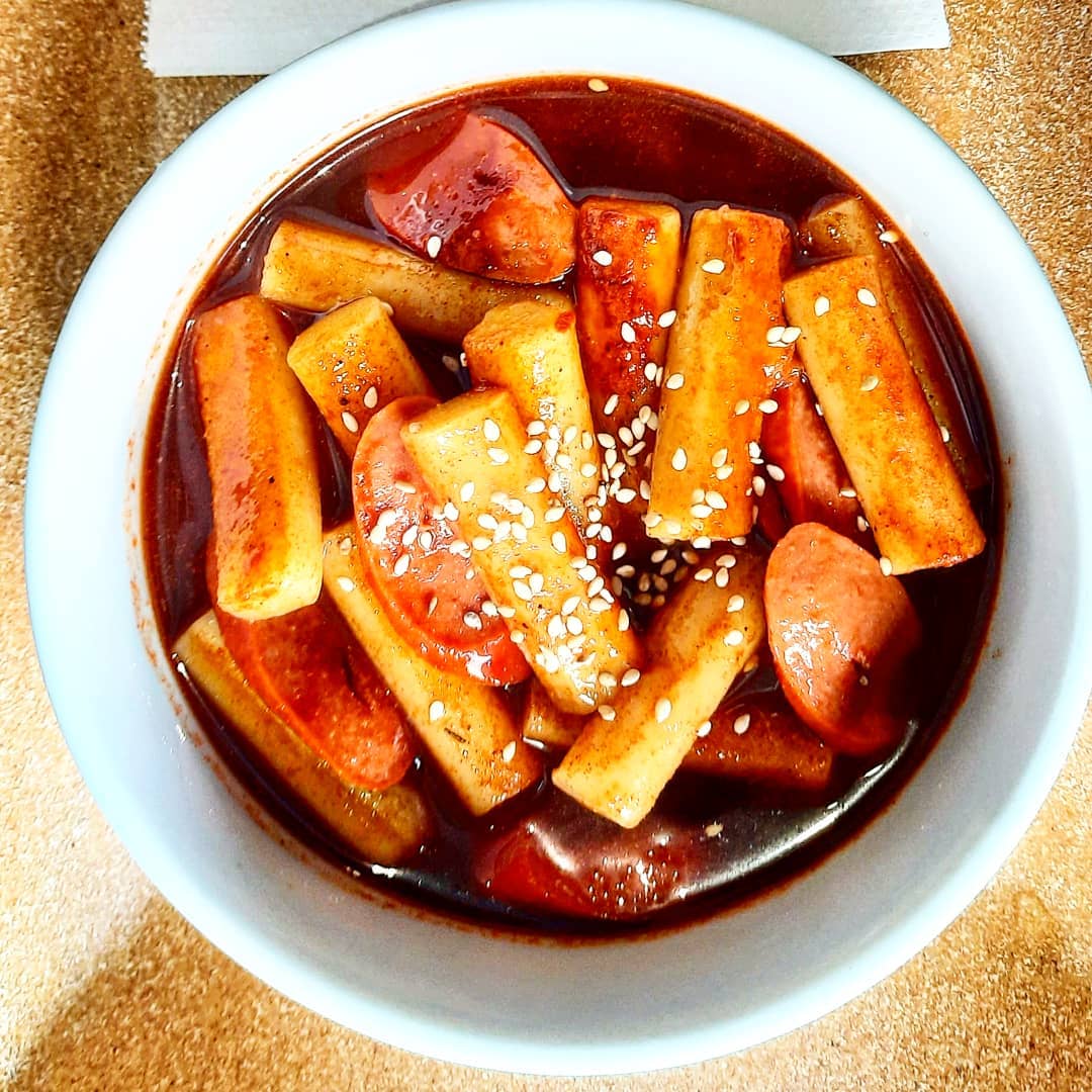 Tteokbokki. Foto: Reprodução/Instagram (@dogkebi) - 08.09.2022