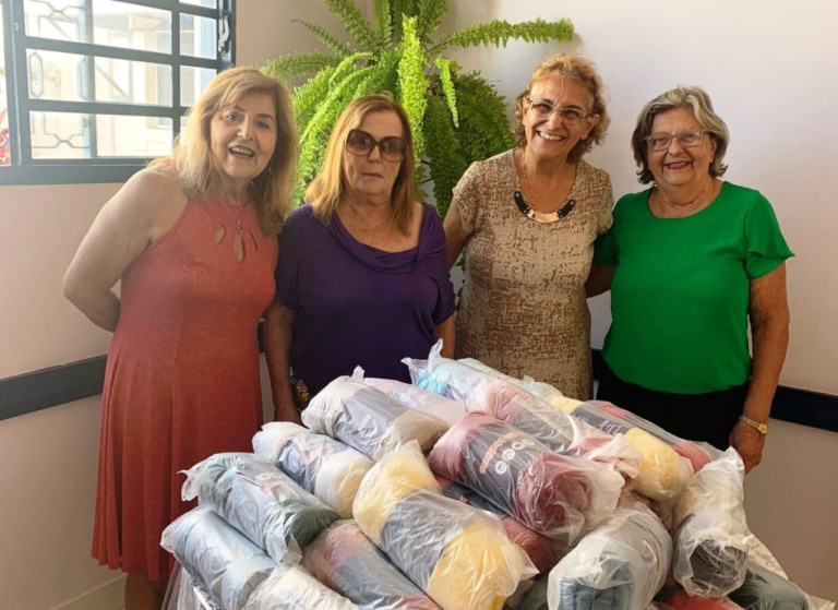 Gota de Leite recebe mantas de bebês doadas por Núcleo Espírita