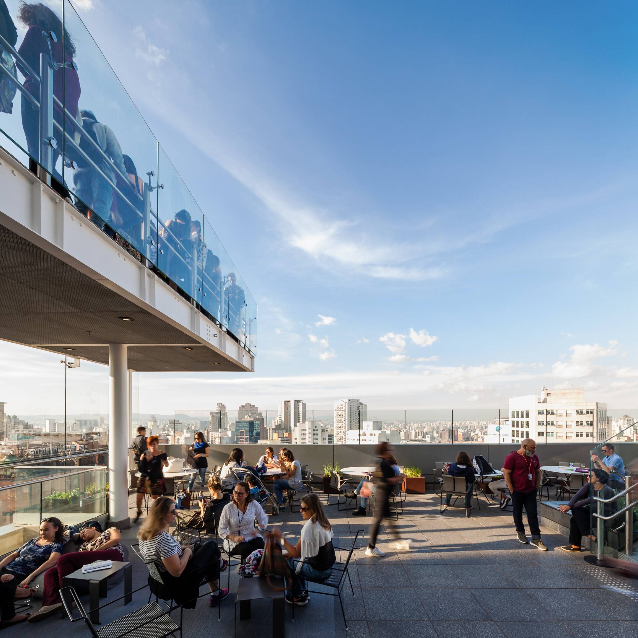 Sesc Avenida Paulista tem mirante que oferece vista privilegiada da avenida. Foto: Pedro Vannucchi