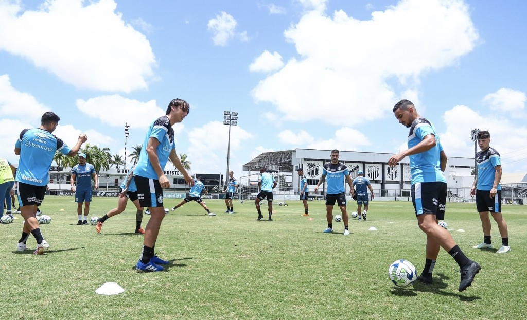 Grêmio treina em Fortaleza e finaliza preparativos para jogo deste sábado