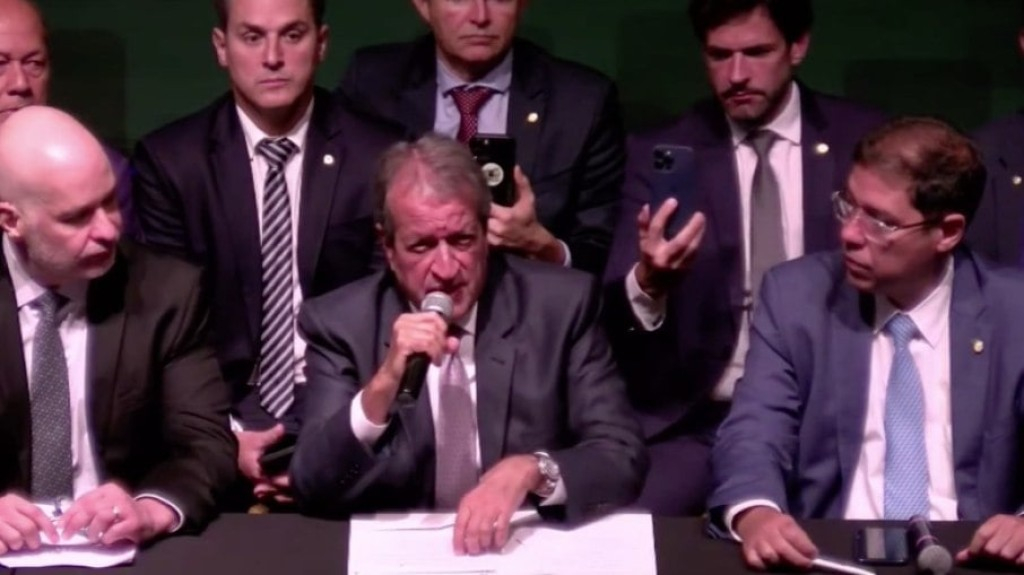 Líder do PL mantém pedido que questiona parte dos votos do 2º turno
