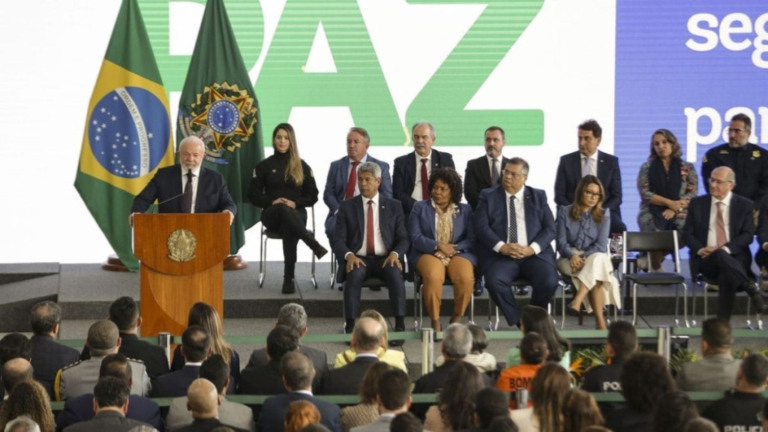 MARCELO CAMARGO/AGÊNCIA BRASIL Decreto assinado por Lula visa diminuir o número de armas em circulação no país