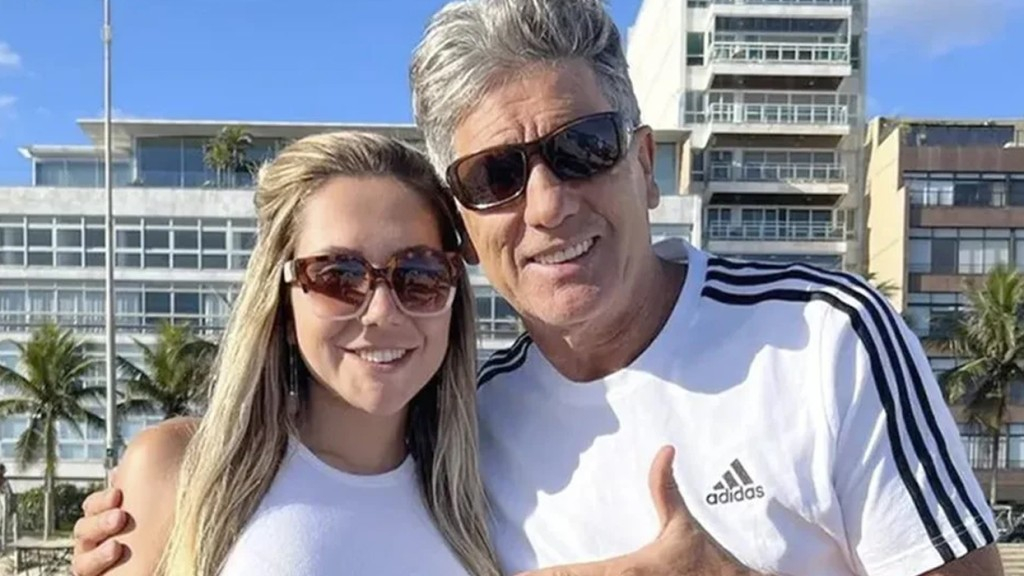 Filha de Renato Gaúcho curte praia no Rio, com o pai: ‘Uma verdadeira obra de arte’