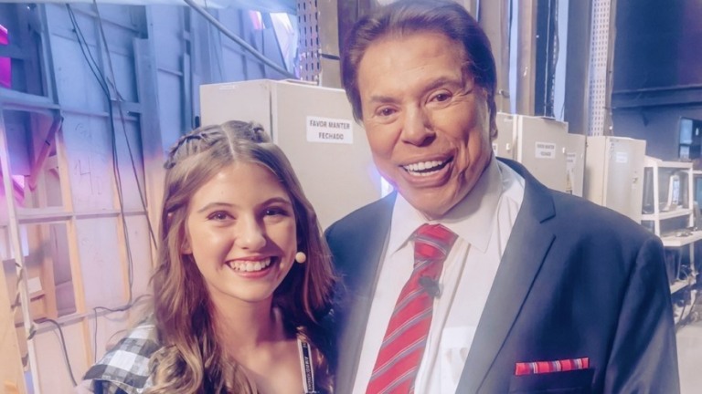 Lorena Queiroz registra encontro com Silvio Santos: "Sonho realizado"