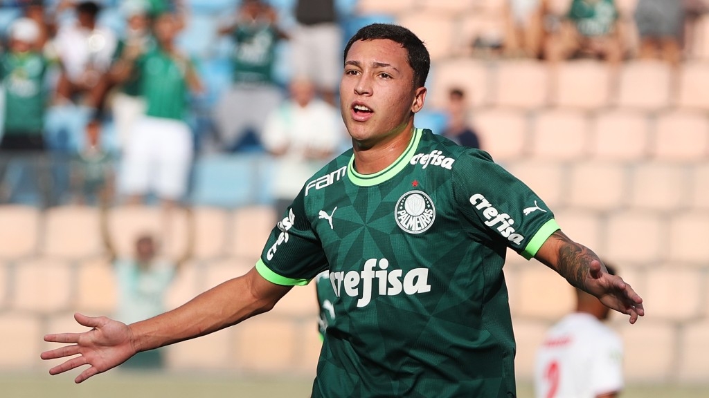 Palmeiras goleia o Oeste-SP e avança para segunda fase da Copinha