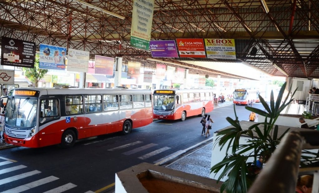 Após meses de polêmica, prefeitura reforma Terminal