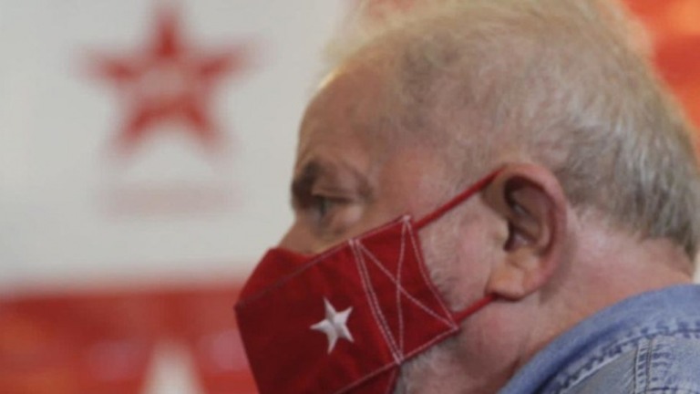 Lula vê Petrobras "crucificada" e critica possível privatização