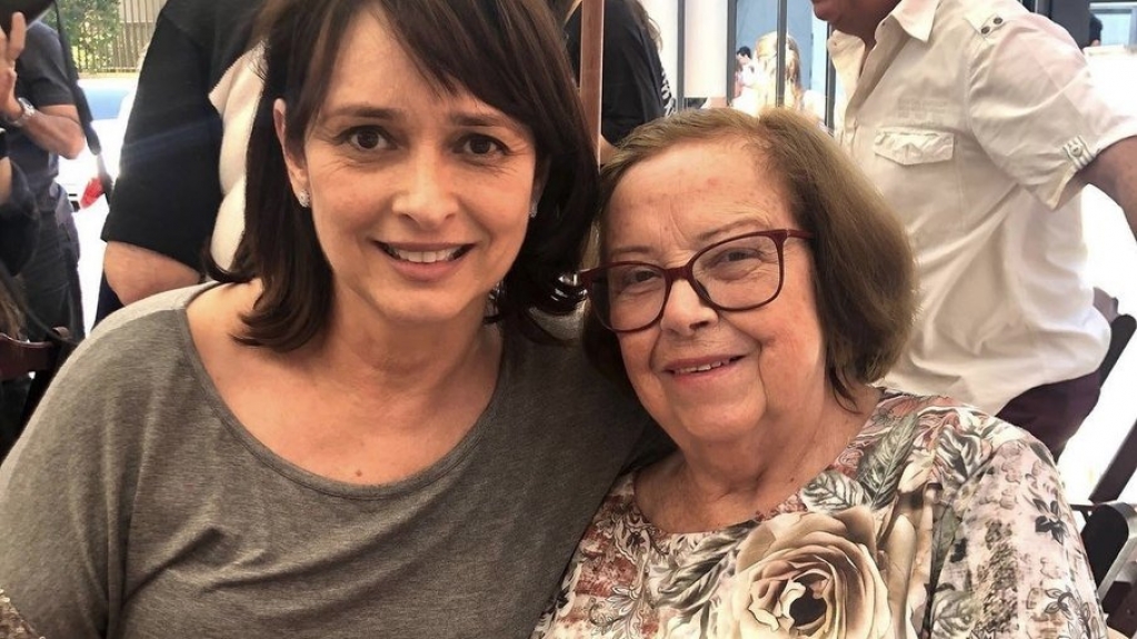 "Estará sempre presente em nossas orações", diz Myrian Rios após a morte da mãe