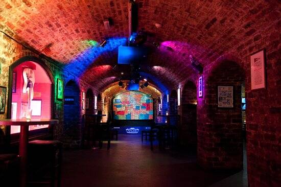 Interior do Cavern Club. Foto: Reprodução/TripAdvisor