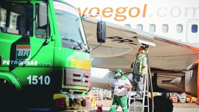 Combustíveis: governo quer querosene de aviação no pacote de subsídios