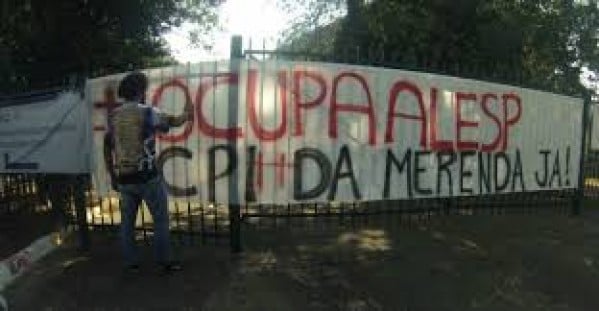 Protesto de estudantes pede CPI da Merenda – UNE