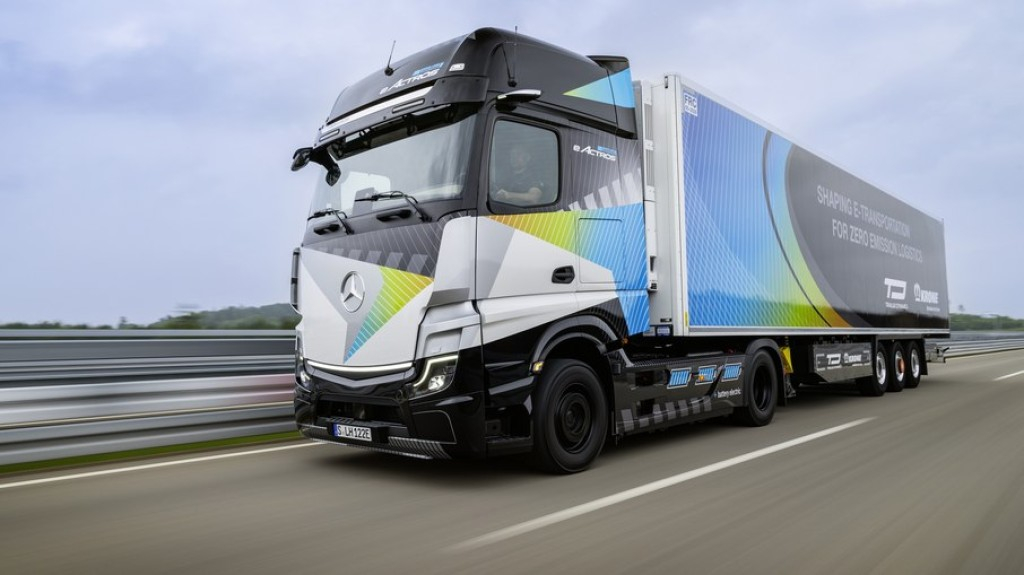 Mercedes apresenta Actros elétrico com até 800 km de autonomia