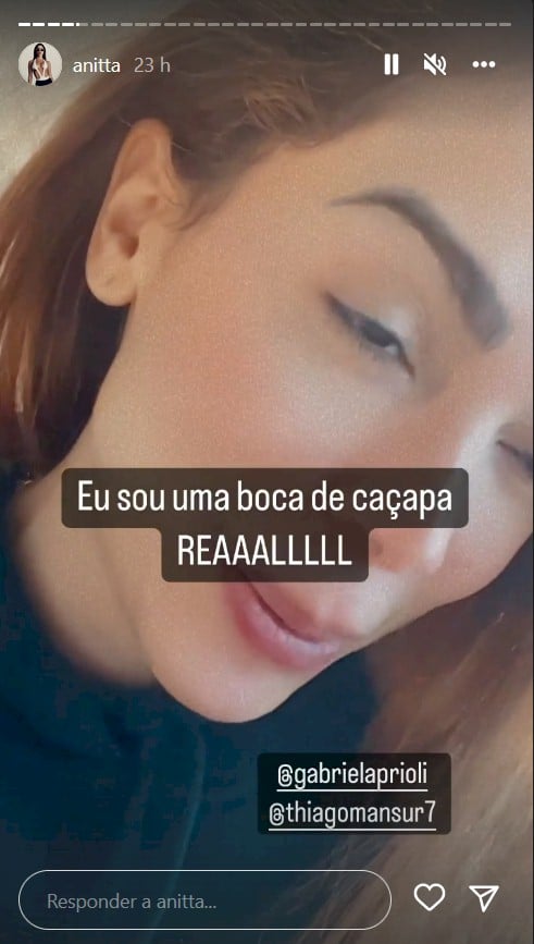 Anitta revela que será madrinha de filho de Gabriela Prioli