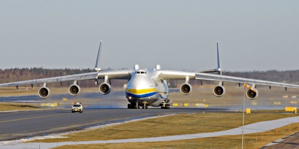 Maior avião do mundo vem ao Brasil; passa pelo interior