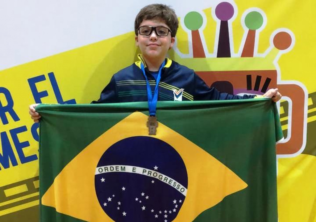 Murilo, 11 anos, de Marília, é convocado para torneio de tênis de mesa na Argentina