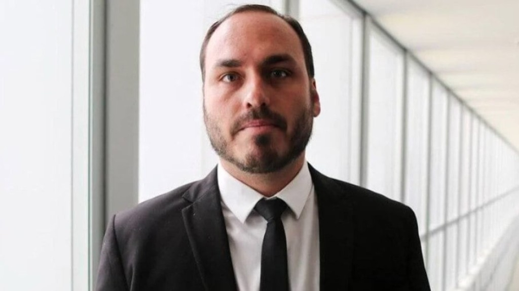 Mendes anula decisão que inocentou Carlos Bolsonaro de queixa do PSOL