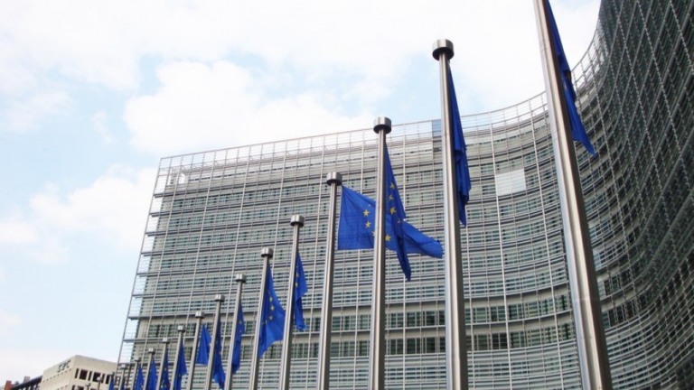 UE vai emitir títulos para reestruturar Ucrânia