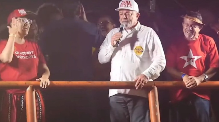 Lula diz que Bolsonaro 'está preocupado com os amigos milicianos'